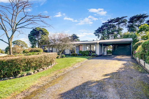 Yering Park Cottage - Accommodation Coffs Harbour 0
