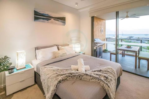 ZEN BY THE OCEAN - 1-BR Executive Biz Retreat - Accommodation Coffs Harbour 1