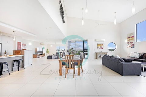 ZEN LUXURY: 2-Story 4-BR Penthouse In Darwin City With Mindal Markets & Harbour Views - Accommodation Coffs Harbour 3