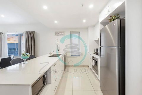 ZEN OCEAN BLISS - Cozy 2-BR/2-BA Sea View Retreat - Accommodation Coffs Harbour 2