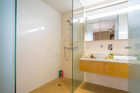 ZEN PARADISE - 2-BR Waterfront Ocean View Retreat - Accommodation Coffs Harbour 2