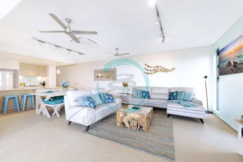 ZEN POINT PENTHOUSE 3-BR Executive W/front Retreat - Accommodation Coffs Harbour 3