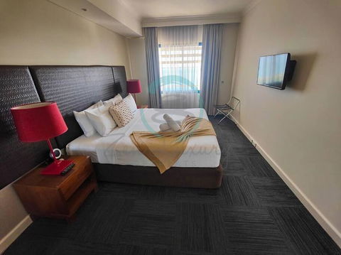 ZEN88 ESPLANADE: 1-BR Top Floor Ocean View Suite - Accommodation Coffs Harbour 1