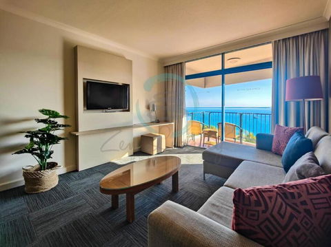 ZEN88 ESPLANADE: 1-BR Top Floor Ocean View Suite - Accommodation Coffs Harbour 2