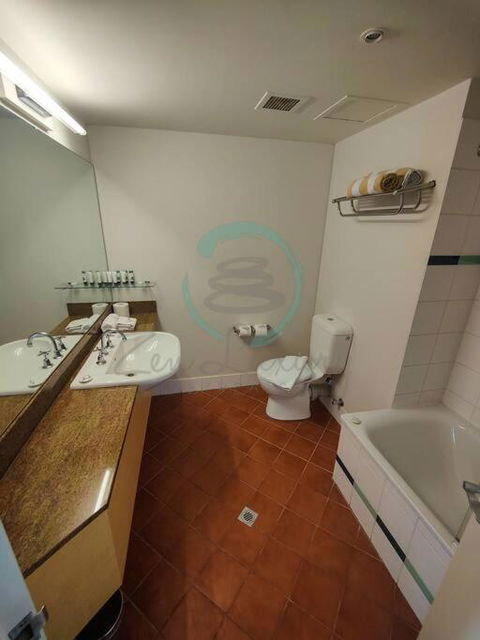 ZEN88 ESPLANADE: 1-BR Top Floor Ocean View Suite - Accommodation Coffs Harbour 3