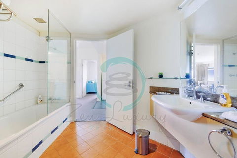 ZEN88 Esplanade: 3-BR Luxury Suite Near Waterfront - Accommodation Coffs Harbour 2