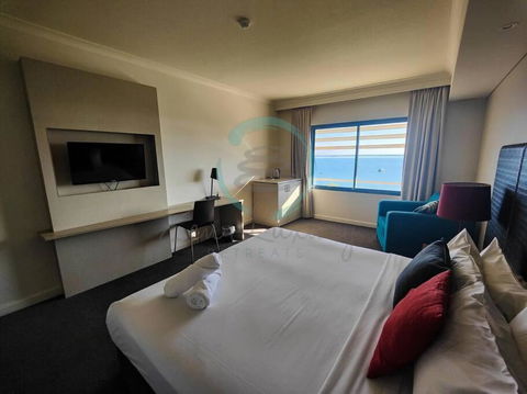 ZEN88 ESPLANADE: Hotel Suite W/ Ocean/Sunset Views - Accommodation Coffs Harbour 0
