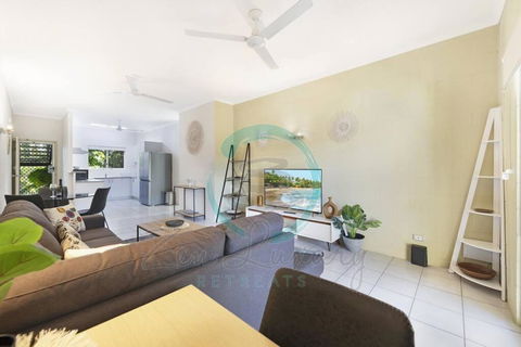ZEN Westralia: 2-BR Cozy Inner-City Apt Near Shops - Accommodation Coffs Harbour 1