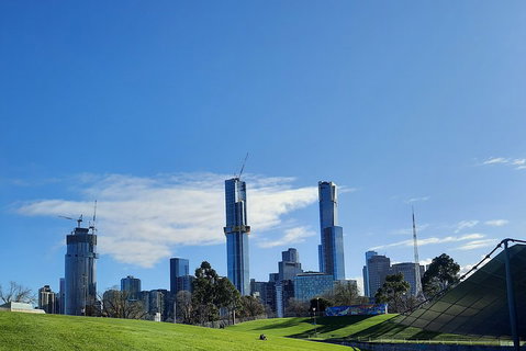 Guided Walking Tour Of Melbourne Yarra River - Accommodation Coffs Harbour 2